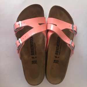Birkenstock Yao Balance Patent Sandal. Size: 7